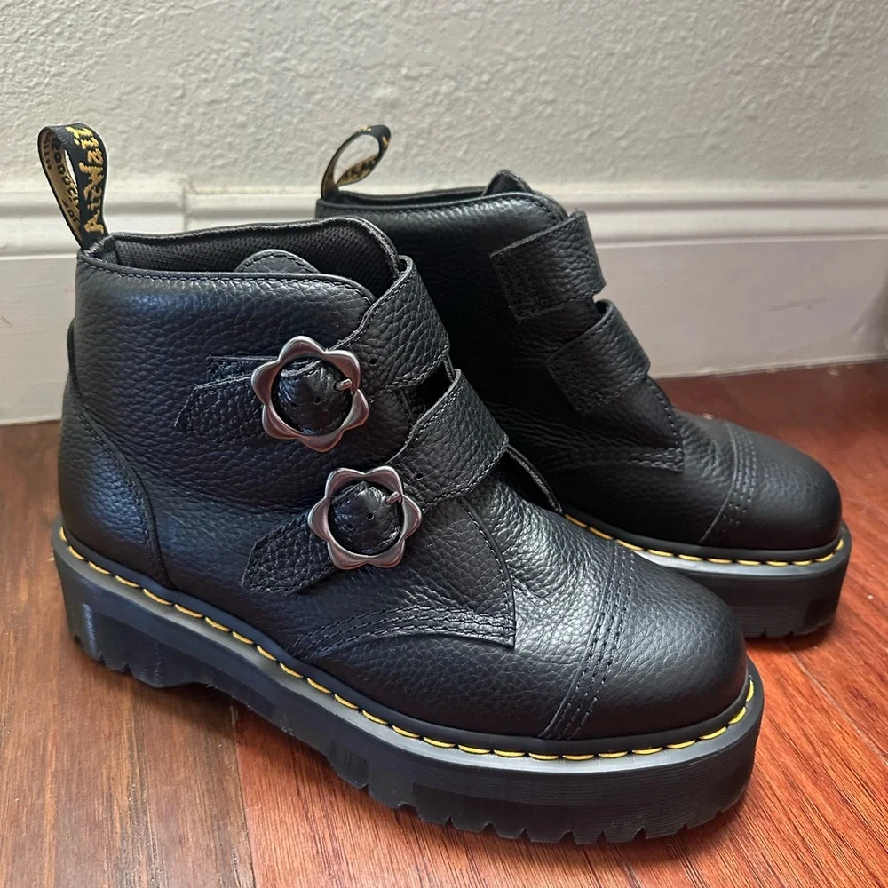 Dr.Martens Devon Flower Boots - Picture 1 of 4
